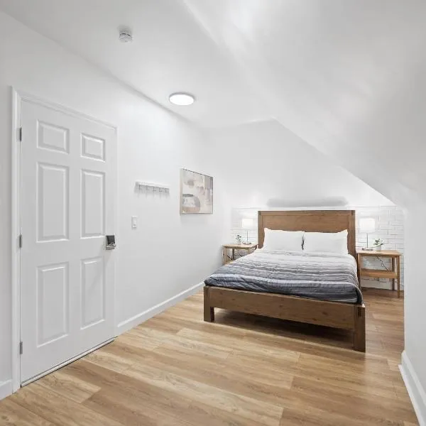 Shadyside, Pittsburgh !I Modern and Bright Private Bedroom with Shared Bathroom, ξενοδοχείο στο Πίτσμπουργκ