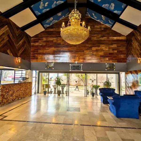 Grand Heights Hotel, hotel en Murree