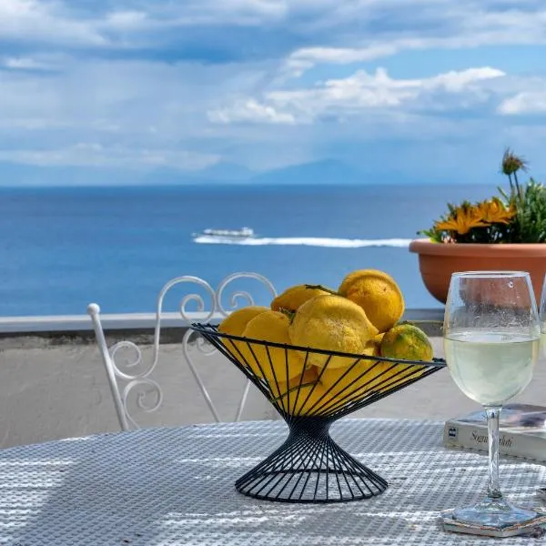 Villa Gianna "Nonna Gianna's Home Amalfi Coast" – hotel w mieście Conca dei Marini