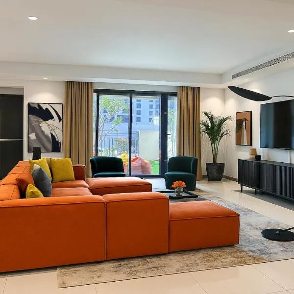 Stylish & Spacious JVC Villa Ideal for Families, Friends on Dubai Adventures Shared Pool & excellent services inluded – hotel w Dubaju