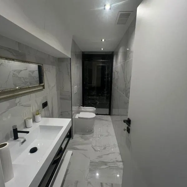 Vale House Apartment near Rho Fair, hotel v destinaci Baranzate