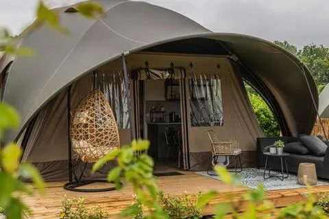 Glampinglodge luxe voor 4 pers met privé hottub, hotel u gradu 'Meerssen'