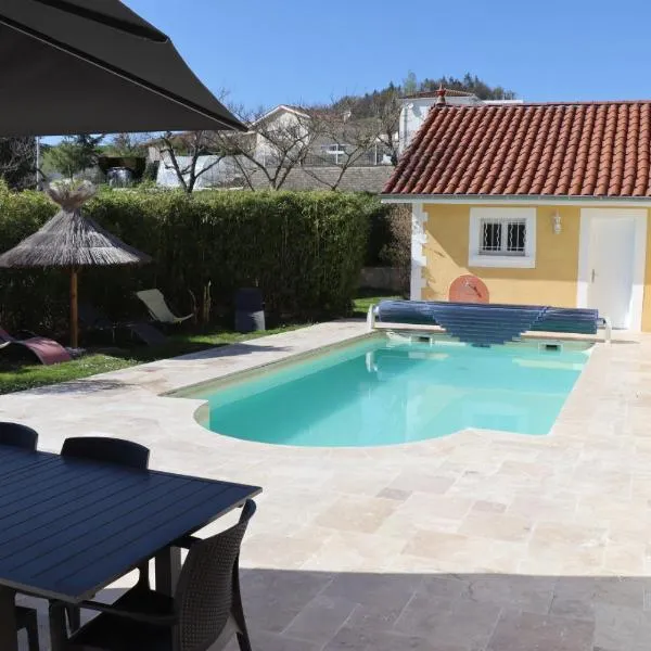 La Villa Coisy, hotel v destinaci Saint-Galmier