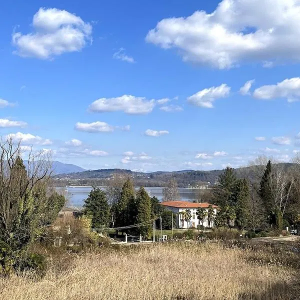 Lake view apartment, hotel in Dormelletto