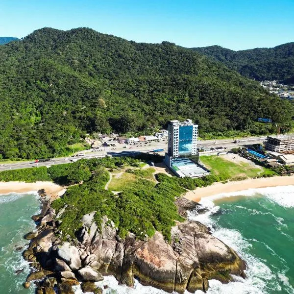 Suíte com vista para montanhas no Blue Sea Hotel, beira-mar+lazer completo, hotel in Itapema