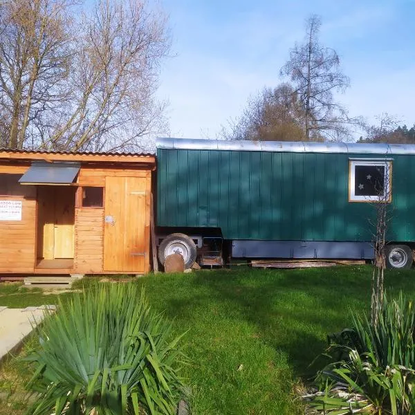 Maringotka Waldeck, hotel a Ohrazenice