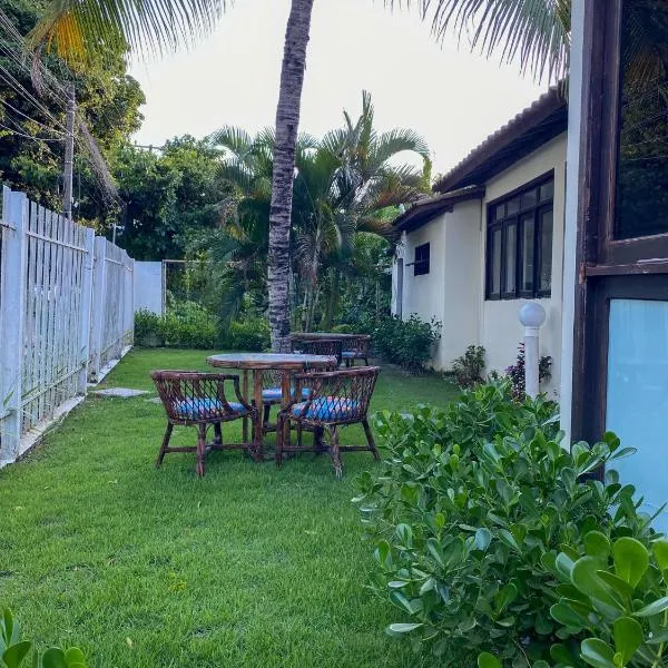 AP25 - Aconchego a 100m da Praia de Taperapuan, hotel v destinaci Porto Seguro