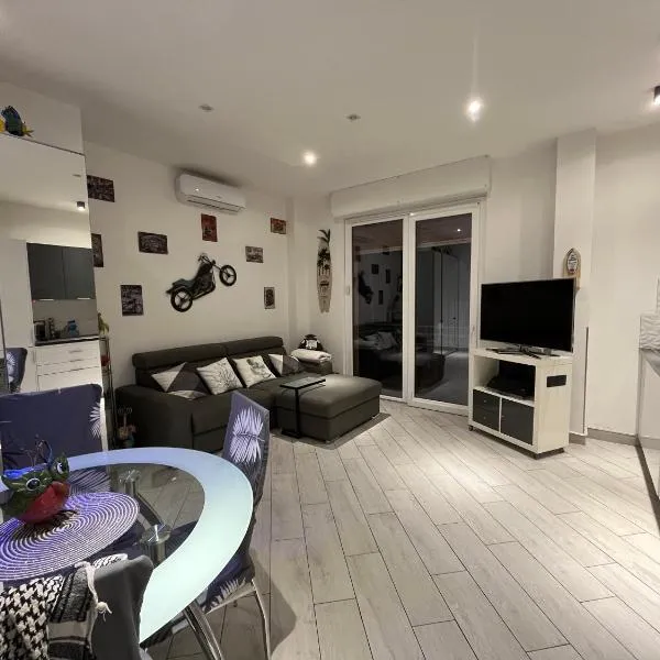 Casa di Amos con parcheggio privato，拉帕洛的飯店