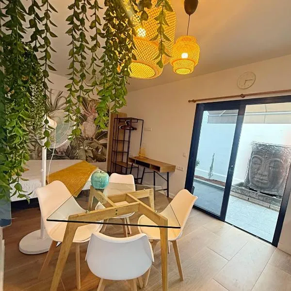 Apartamento muy cerca de playas ocio y restauración en Candelaria Tenerife, hotel Candelariában
