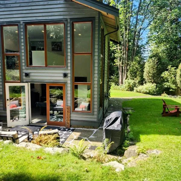 2BD Guest Suite Sleeps 6 Near Downtown & Beach, ξενοδοχείο σε West Vancouver
