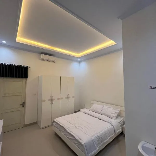 Backyard Guest House, hotel v destinaci Banjar
