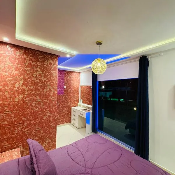 Luxury Villa with Pool & Garden5km from Cabo, hotel in Tetouan