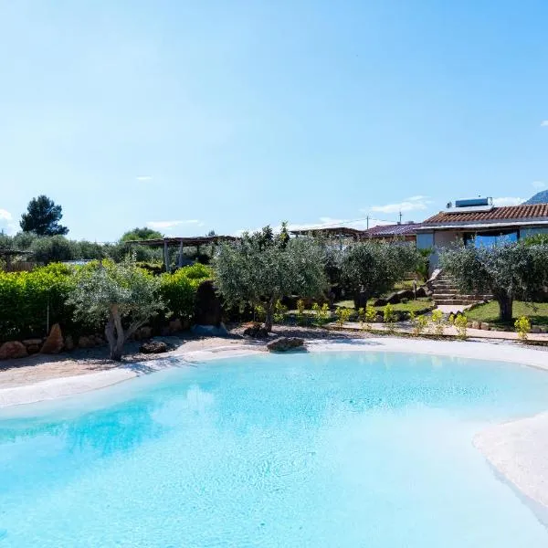 Orosei RE - Il Paradiso degli Ulivi con PISCINA e vista mare, hotel i Orosei