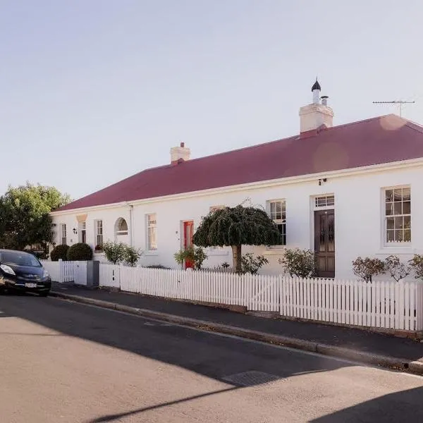 Georgian built Battery Point cottage, khách sạn ở Hobart