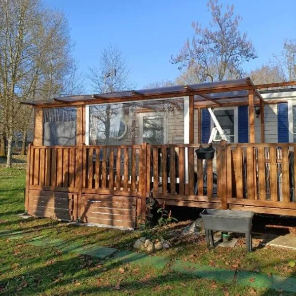 Mobil-home emplacement 1, hotel v destinaci Le Chesne