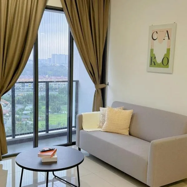 NEW 3R2B FamilyHome Puchong 6-8 pax, hotel in Puchong