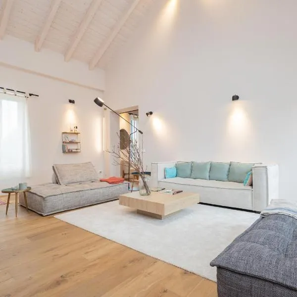 Parking & Free Wifi - La Dimora degli Artisti, hotel in Pavia