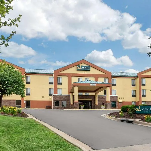 Quality Inn & Suites Lenexa Kansas City, hotel v destinaci Lenexa