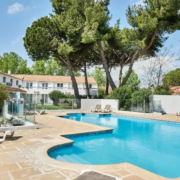 Artemia Aigues-Mortes - Hotel avec piscine, hotel v destinácii Aigues-Mortes