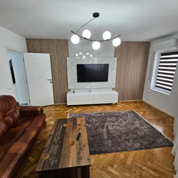 Luxury Paco, khách sạn ở Constanţa