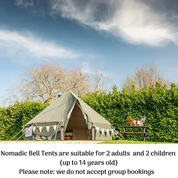 Glamping at South Lytchett Manor โรงแรมในพูล