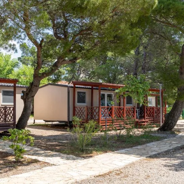 Camping Paklenica, hotel v destinácii Starigrad-Paklenica