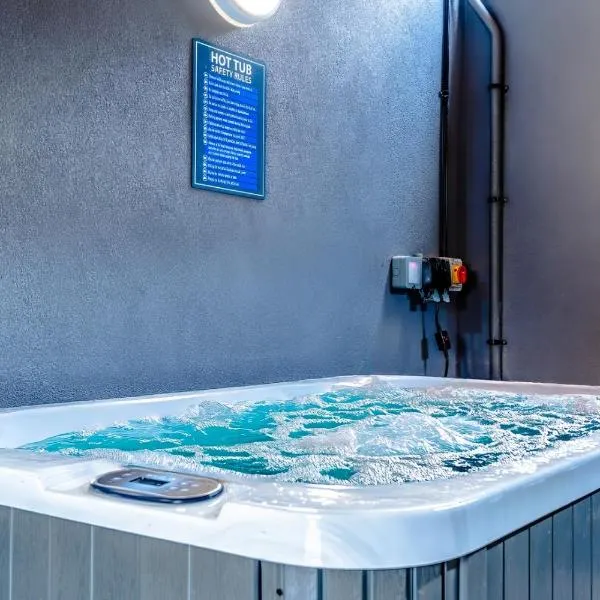 Stylish Stokes Croft Apartment, private hot tub, hotel di Bristol