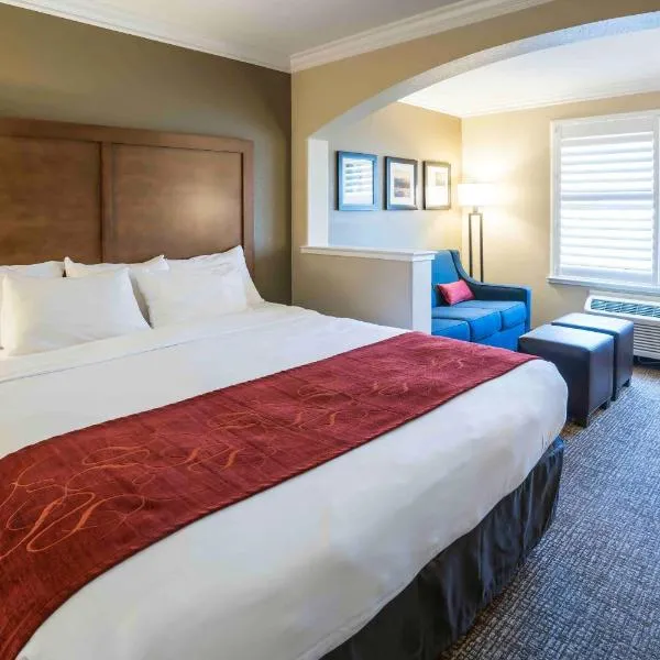 Comfort Suites Fresno River Park, hotel in Fresno