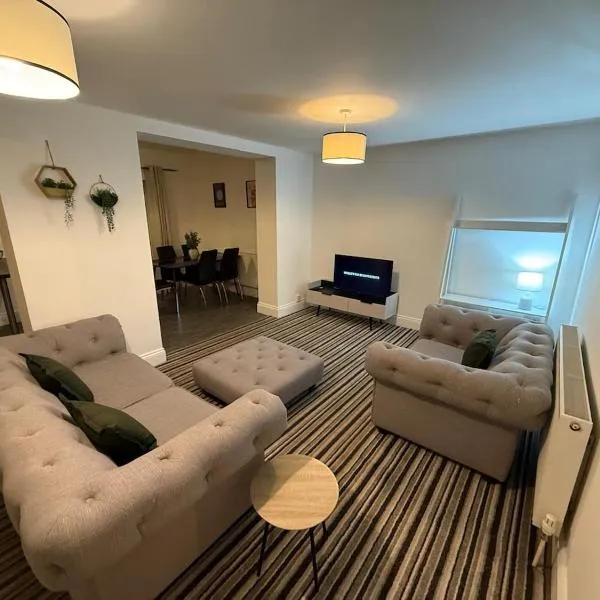 ResiLets - Newsham Road -Large 2 BR Short Stay Apartment for Holidays Contractors Visitors, ξενοδοχείο σε Blythe