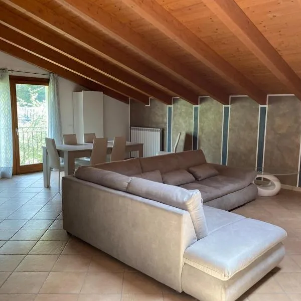 Elegance Mountain Attic with sauna Edolo Ponte di Legno, hotel in Edolo