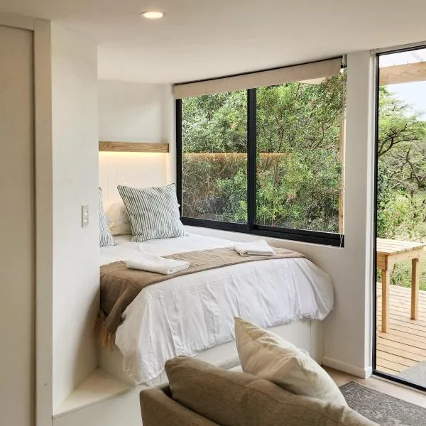 Freedom Tiny Homes Resort, hotel in East London