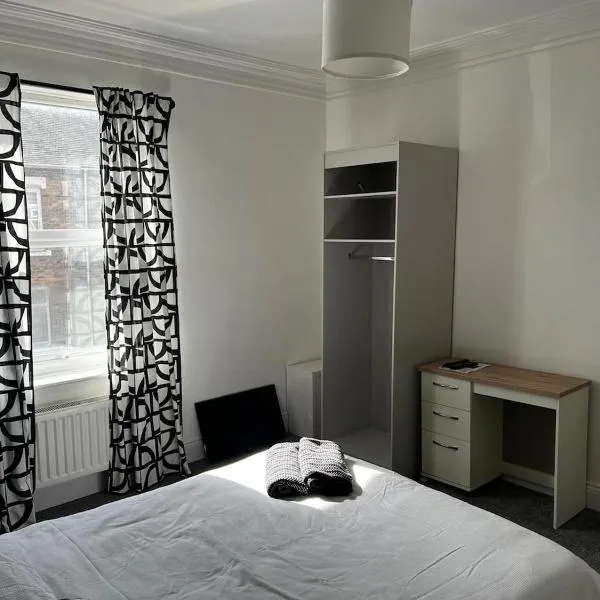 ResiLets - Ground Plessey Road Apt, hotel a Cowpen