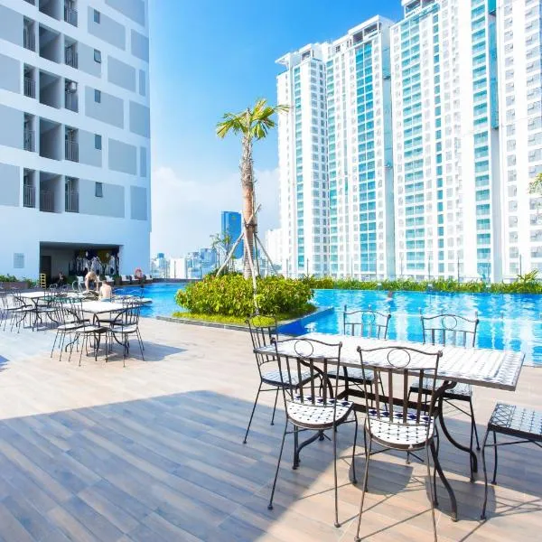 Service Apartment By Me in River Gate building, khách sạn ở TP. Hồ Chí Minh
