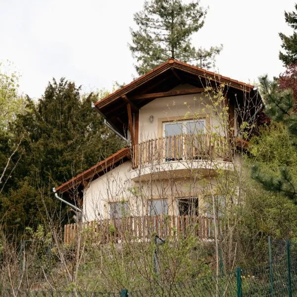 Csillagvirág Apartman, hotel v destinaci Kismaros