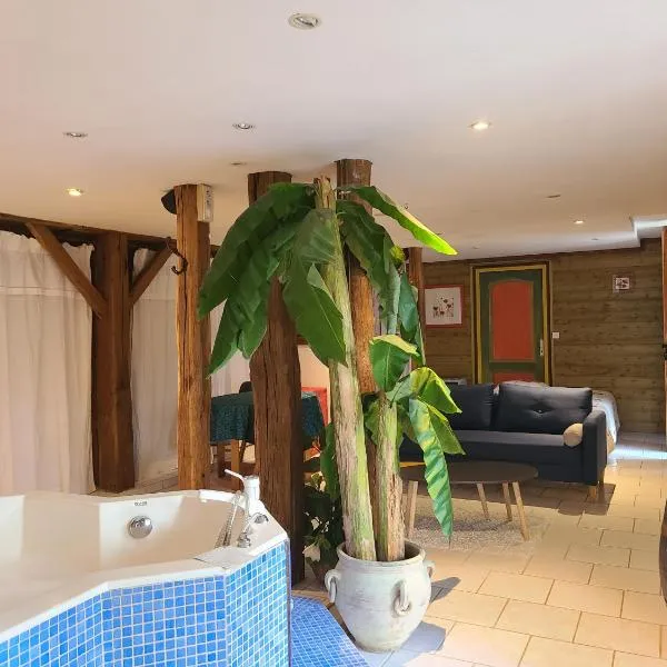 Mon Jacuzzi privé sur les pas de Compostelle, hotel v destinaci Saint-Léonard-de-Noblat