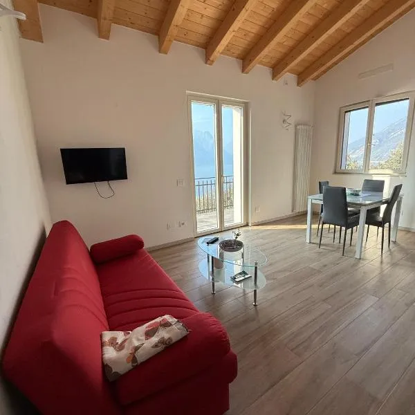 Appartamento Riflessi D'Acqua, hotel in Navene