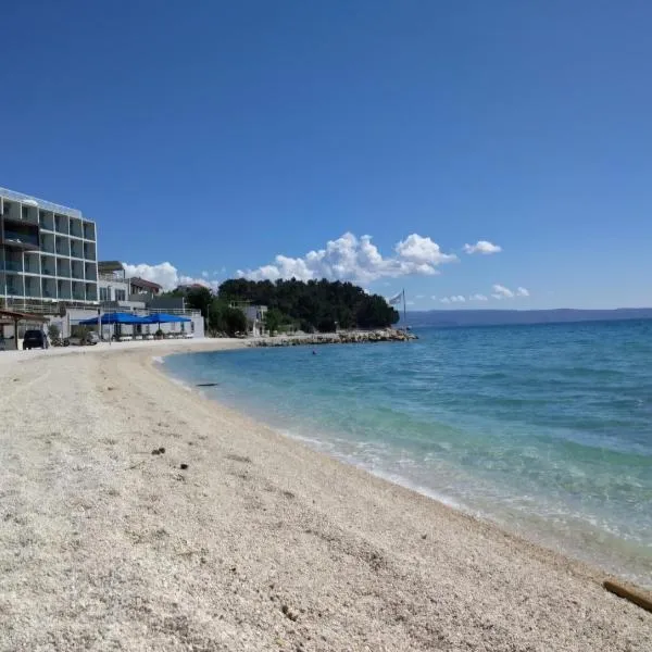 Summer Apartment , 4 rooms, sea view with jacuzzi, hotel v destinaci Podstrana