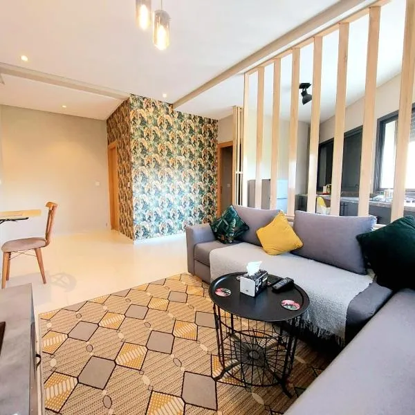 Beautiful apartment next to airport Mohamed V, hotel v destinaci Derroua