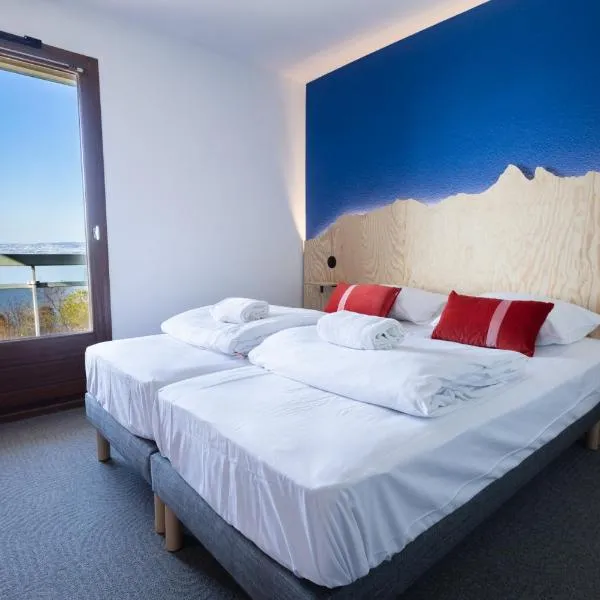 Côté Lac Hostel Evian – hotel w mieście Évian-les-Bains