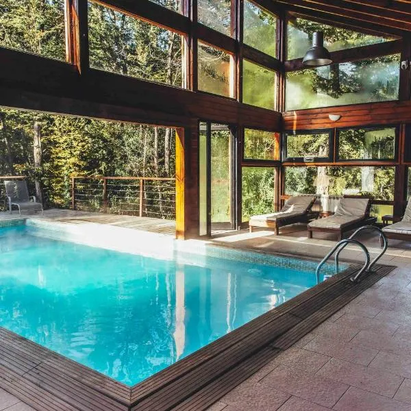 Arbolar, Casas de Montaña- Piscina climatizada, hotel em Villa La Angostura