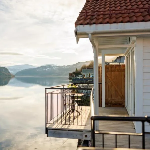 Stryn Fjord Cottage Faleide, hotel in Stryn