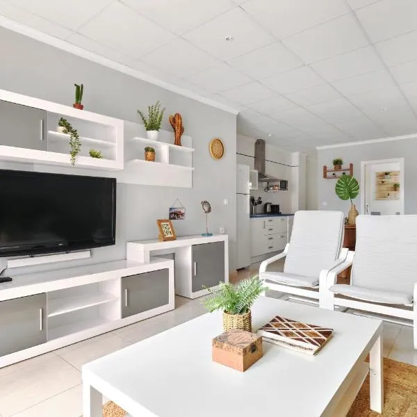 Casa Nathan - 50 meters from the beach in the historic center, ξενοδοχείο σε Los Alcázares