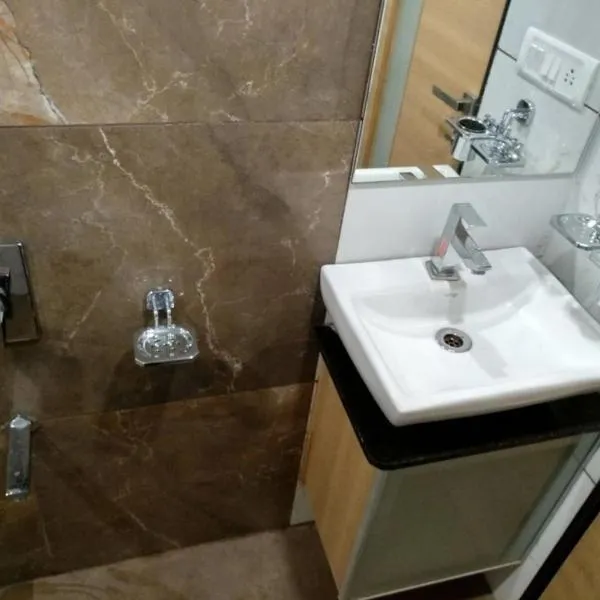 Tirupati Residency Hotel surat, hotel v destinaci Súrat