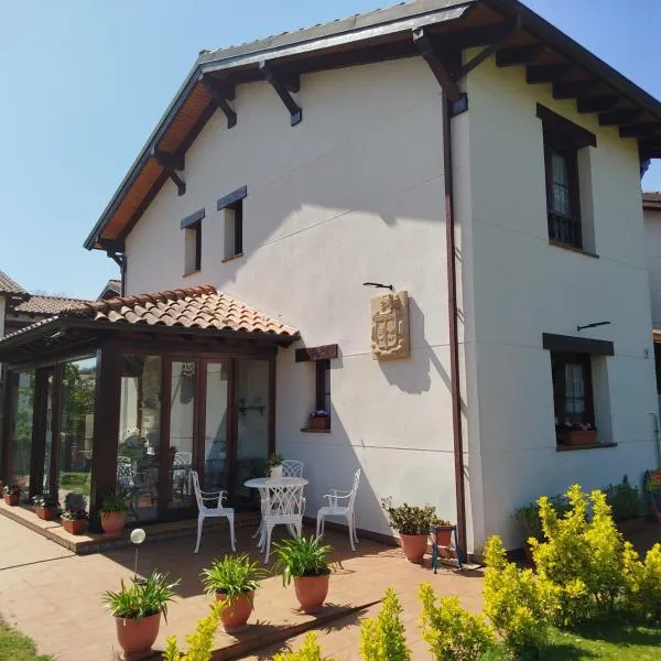 Cabárceno Chalet vacacional Casa Pedro La Abadilla, hotel in La Abadilla