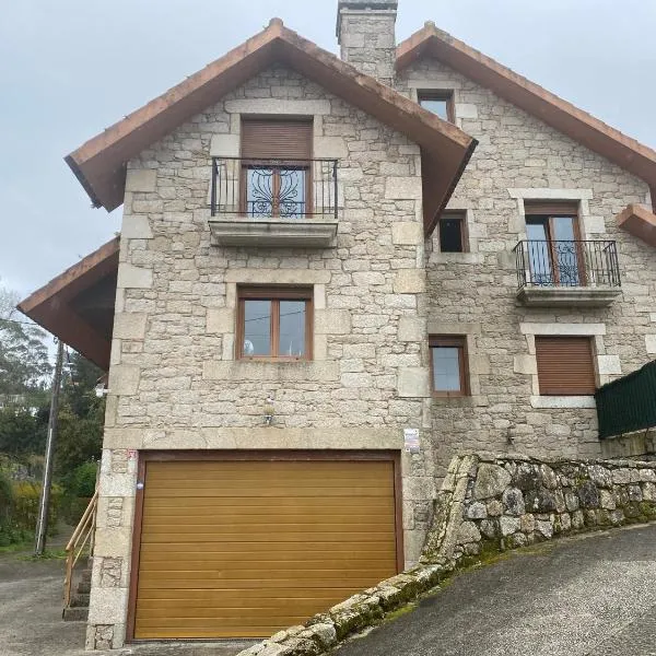 Chalet ENTERO CONFORT, hotel in Ribeira