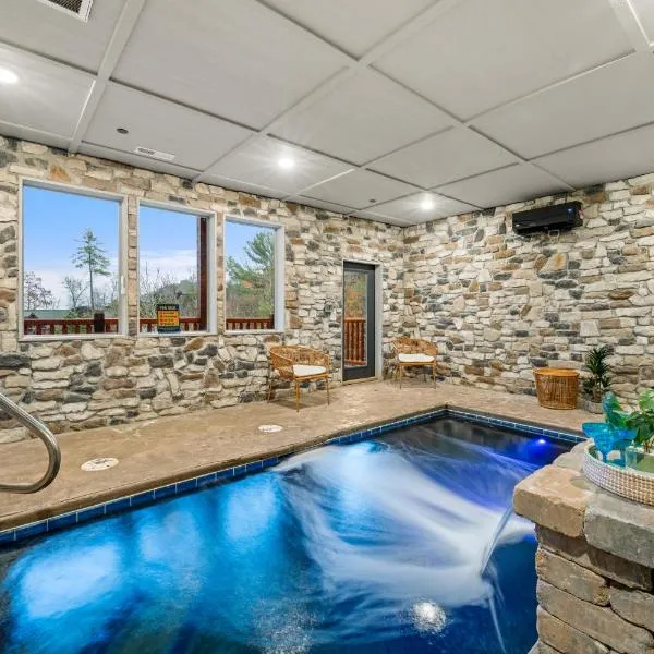 Indoor Pool Oasis, Hot Tub, EV, Scenic Views、ピジョン・フォージのホテル