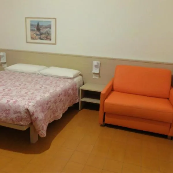 Al Pontesel, hotel in Garda