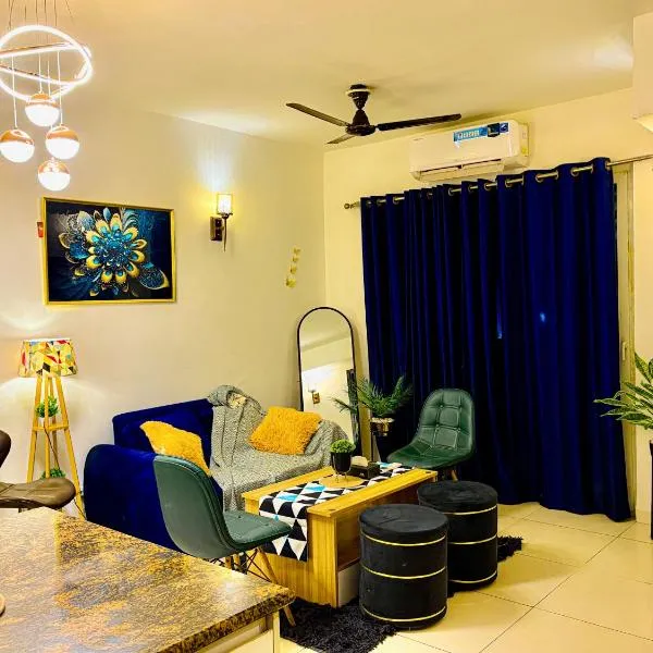 Twelfth Glow 1Bhk Studio Apartment，位于诺伊达的酒店