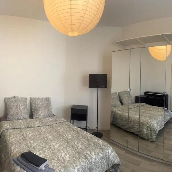Le Farges-Grande Chambre en colocation- 3 minutes Gare St Roch- LaConciergerieByNina, hotel in Montpellier