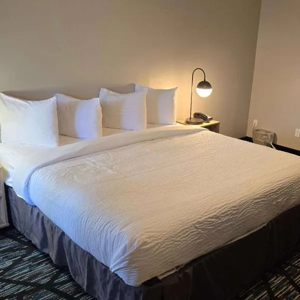 Super 8 by Wyndham Traverse City, hotel v destinaci Traverse City